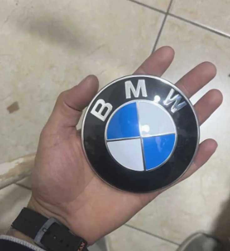 Эмблема на капот BMW G11/12
